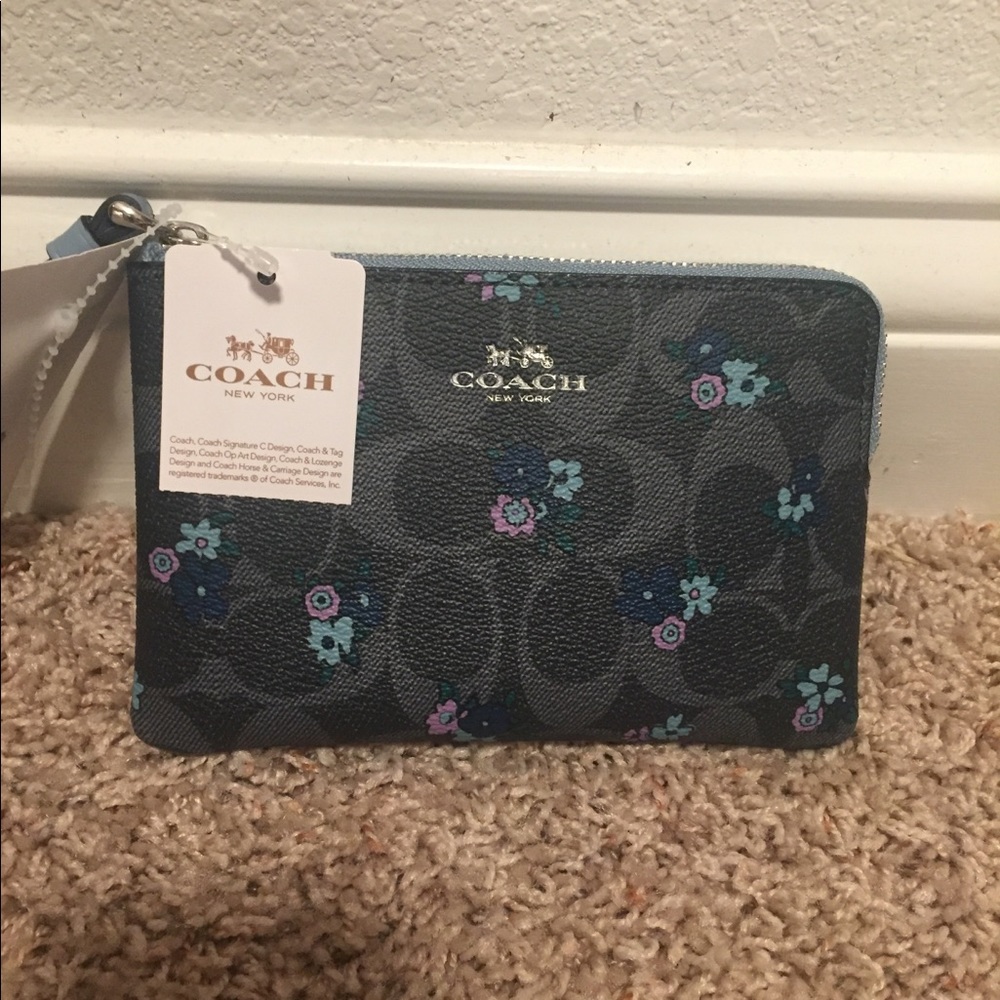 BNWT Coach wristlet